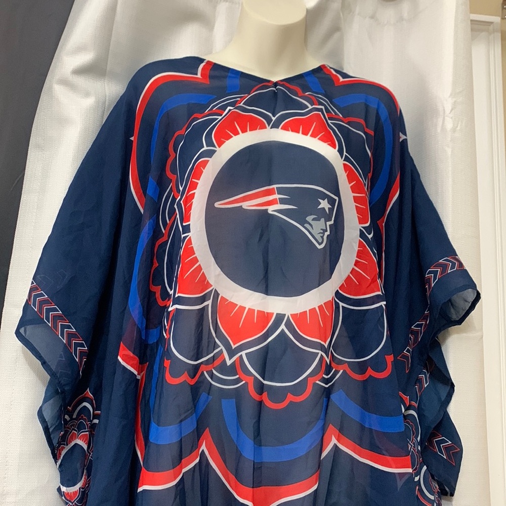 Never worn New England Patriots kaftan